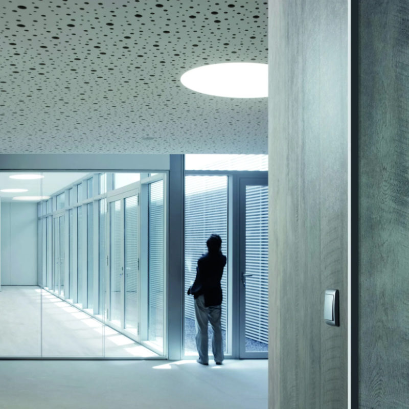 Wall lining solutions for commercial premises
