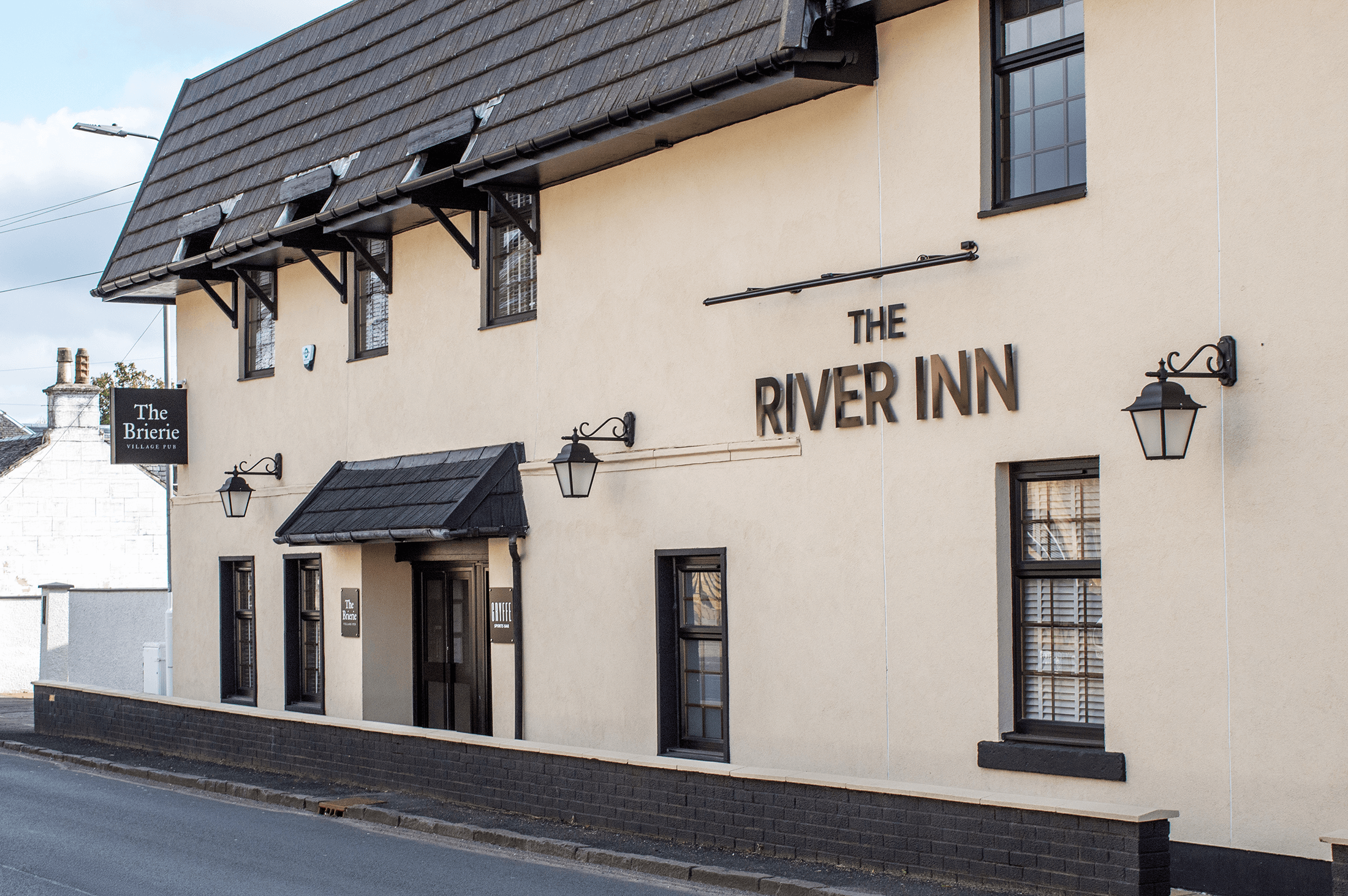 River Inn   Front Exterior